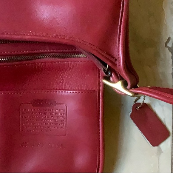 Vintage Coach Red Classic Legacy - Picture 6 of 8